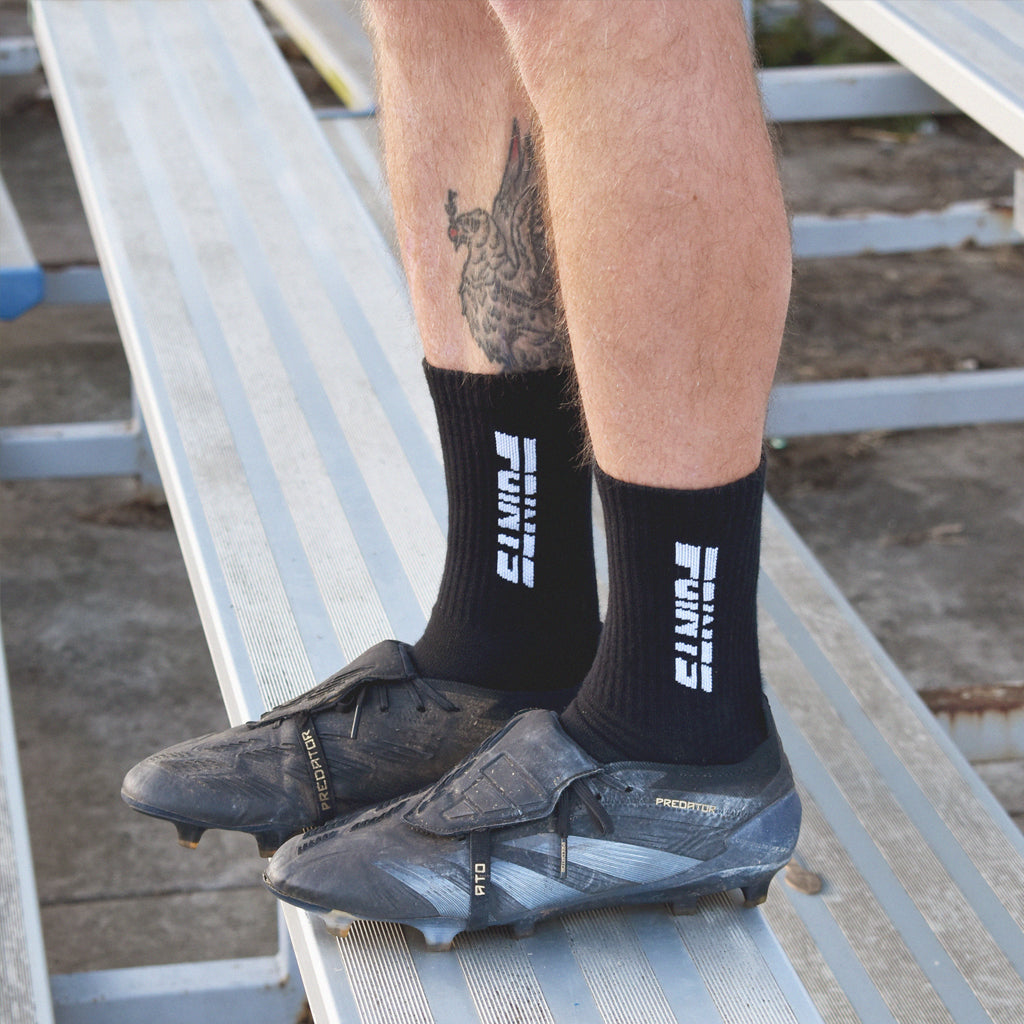 Points-Fast-Track-Cotton-Sock---Black ON FOOT